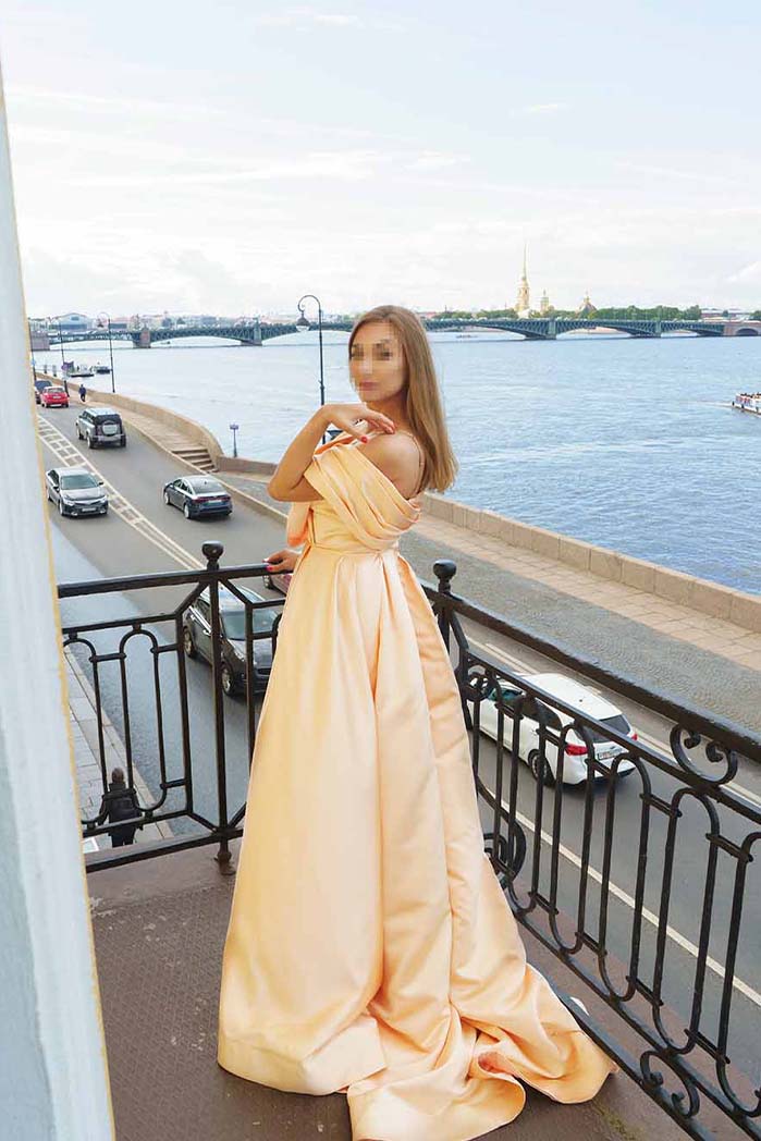 Independent escort girl with GFE, OWC and A-Level in Petersburg