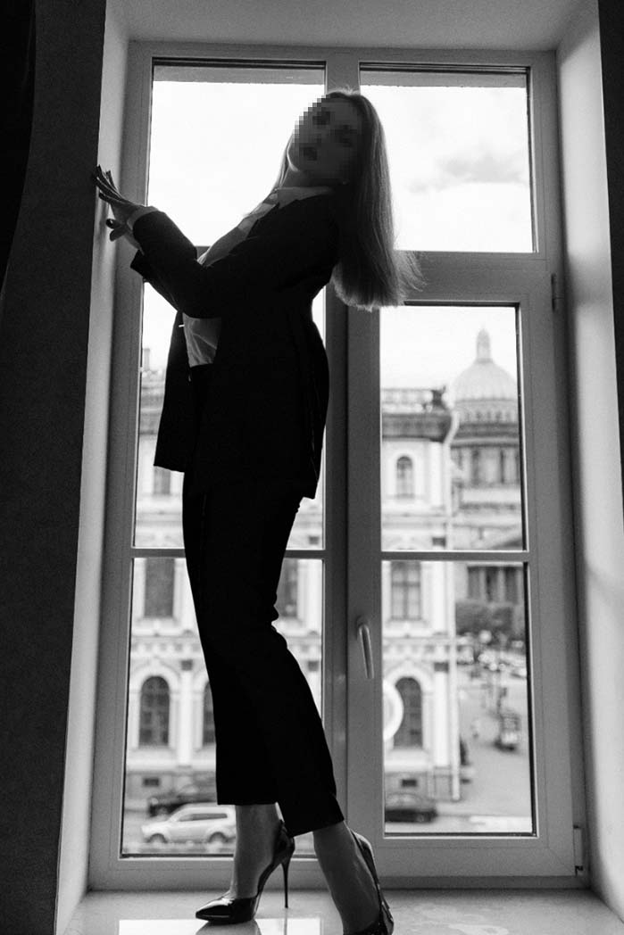 Real escort girl with genuine photos in Saint Petersburg